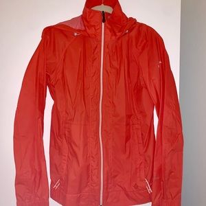 Columbia Hooded Wind Breaker